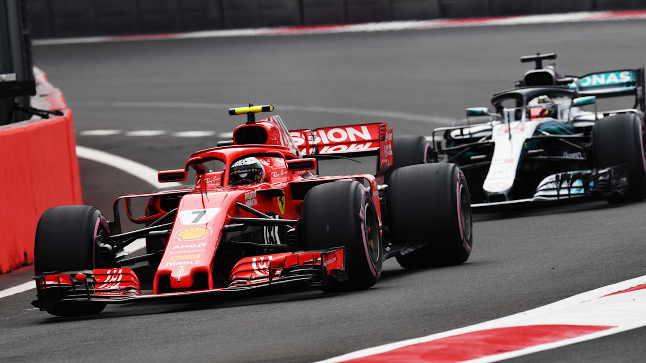 AUTODROMO HERMANOS RODRIGUEZ, MEXICO - OCTOBER 27: Kimi Raikkonen, Ferrari SF71H and Lewis Hamilton, Mercedes AMG F1 W09 EQ Power+ during the Mexican GP at Autodromo Hermanos Rodriguez on October 27, 2018 in Autodromo Hermanos Rodriguez, Mexico. (Photo by Jerry Andre / Sutton Images)