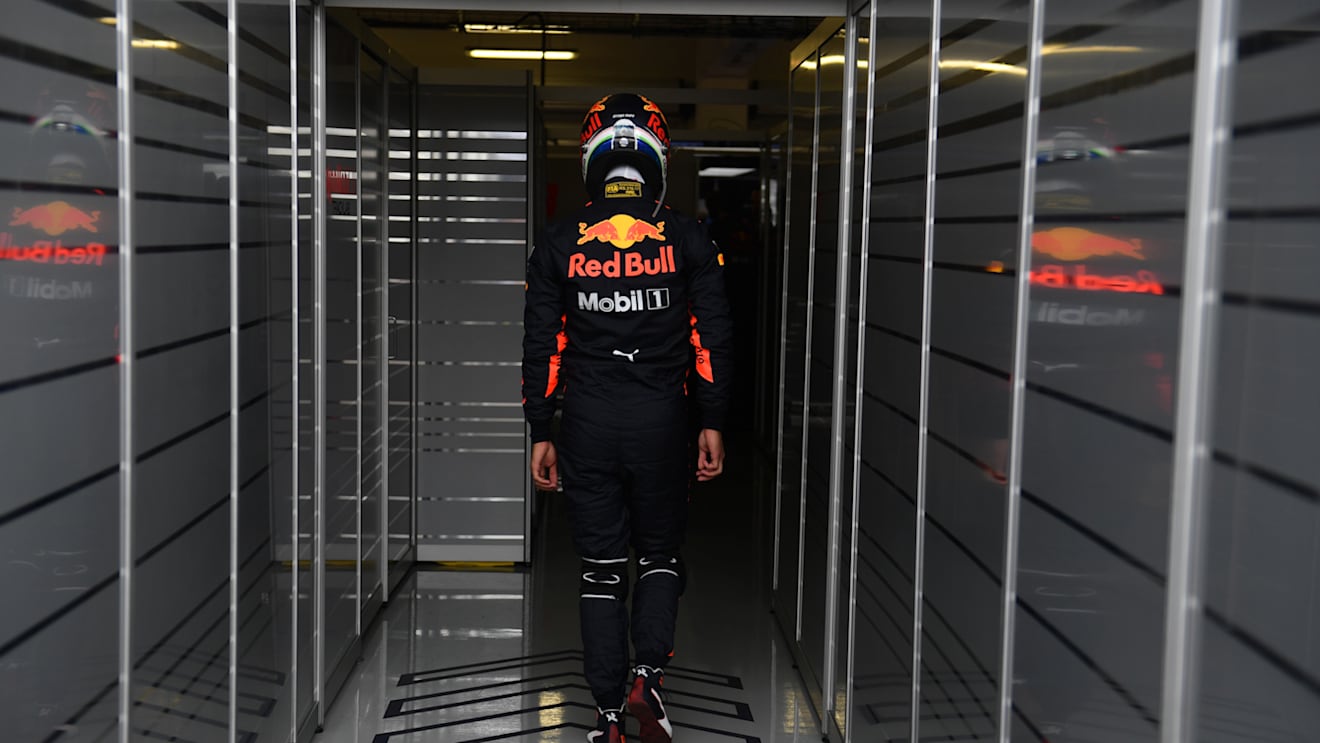 AUTODROMO HERMANOS RODRIGUEZ, MEXICO - OCTOBER 27: Daniel Ricciardo, Red Bull Racing during the Mexican GP at Autodromo Hermanos Rodriguez on October 27, 2018 in Autodromo Hermanos Rodriguez, Mexico. (Photo by Mark Sutton / Sutton Images)