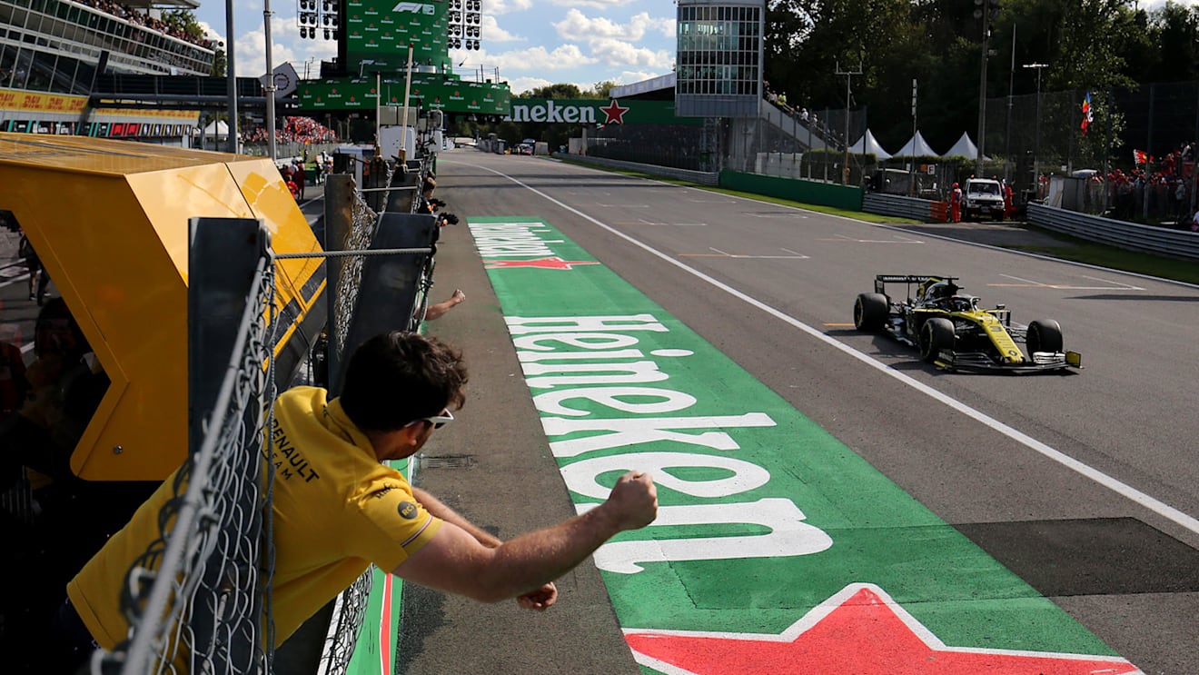 Daniel Ricciardo (AUS), Renault F1 Team 
08.09.2019. Formula 1 World Championship, Rd 14, Italian Grand Prix, Monza, Italy, Race Day.
- www.xpbimages.com, EMail: requests@xpbimages.com - copy of publication required for printed pictures. Every used picture is fee-liable. © Copyright: Charniaux / XPB Images
