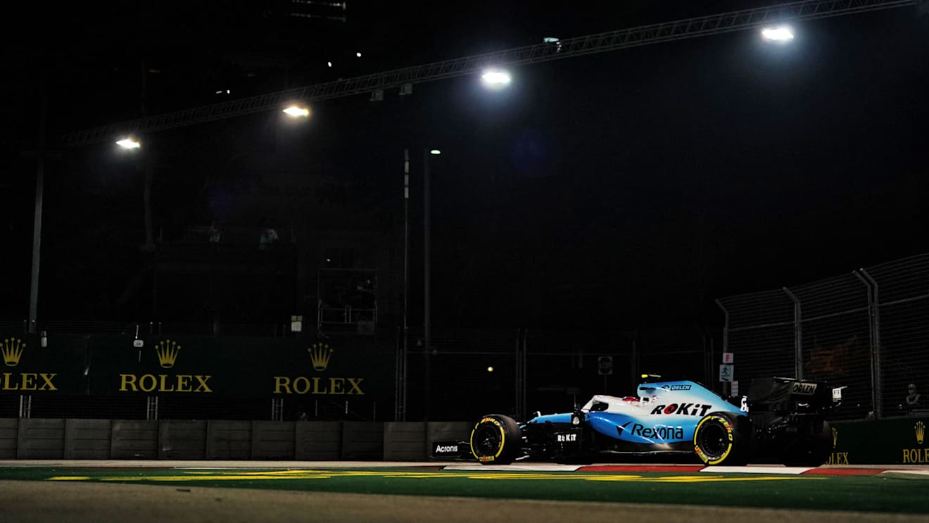 Robert Kubica (POL) Williams Racing FW42.
20.09.2019. Formula 1 World Championship, Rd 15, Singapore Grand Prix, Marina Bay Street Circuit, Singapore, Practice Day.
 - www.xpbimages.com, EMail: requests@xpbimages.com - copy of publication required for printed pictures. Every used picture is fee-liable. © Copyright: Dungan / XPB Images