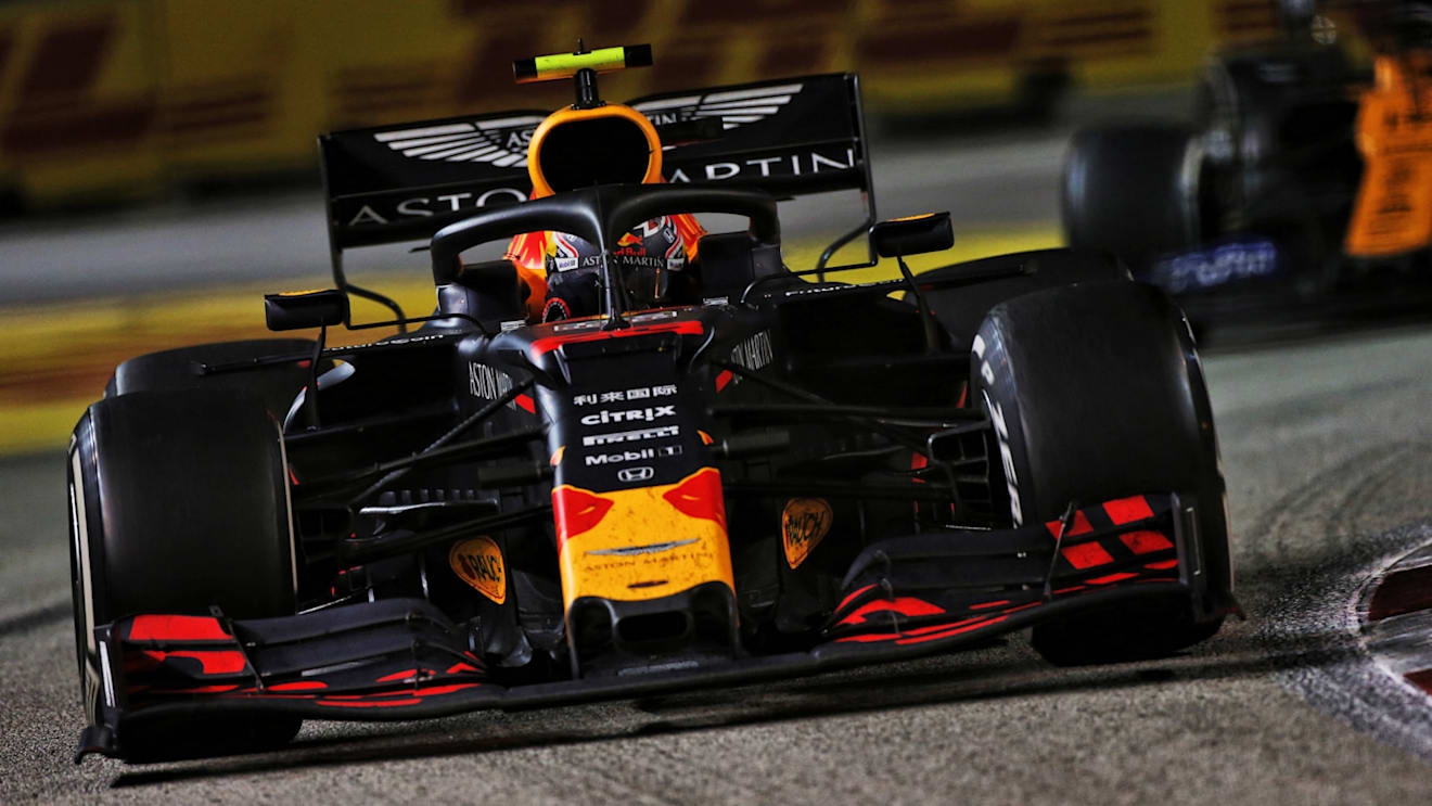 Alexander Albon (THA) Red Bull Racing RB15.
22.09.2019. Formula 1 World Championship, Rd 15, Singapore Grand Prix, Marina Bay Street Circuit, Singapore, Race Day.
- www.xpbimages.com, EMail: requests@xpbimages.com - copy of publication required for printed pictures. Every used picture is fee-liable. © Copyright: Moy / XPB Images