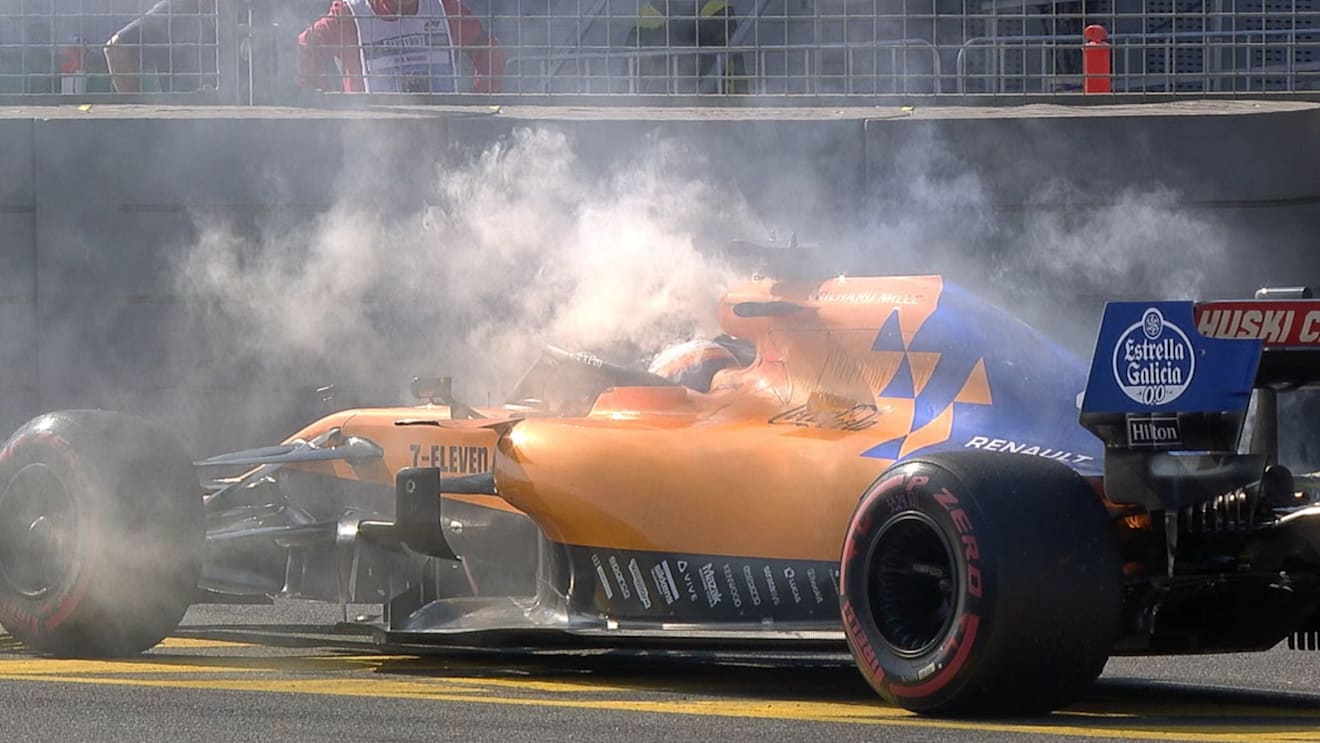 AUSTRALIAN GP: Smoking Sainz becomes first 2019 retirement