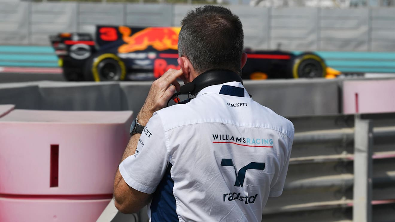 Paddy Lowe (GBR) Williams Shareholder and Technical Director at Formula One Testing, Day One, Yas Marina Circuit, Abu Dhabi, UAE, Tuesday 28 November 2017. © Mark Sutton/Sutton Images