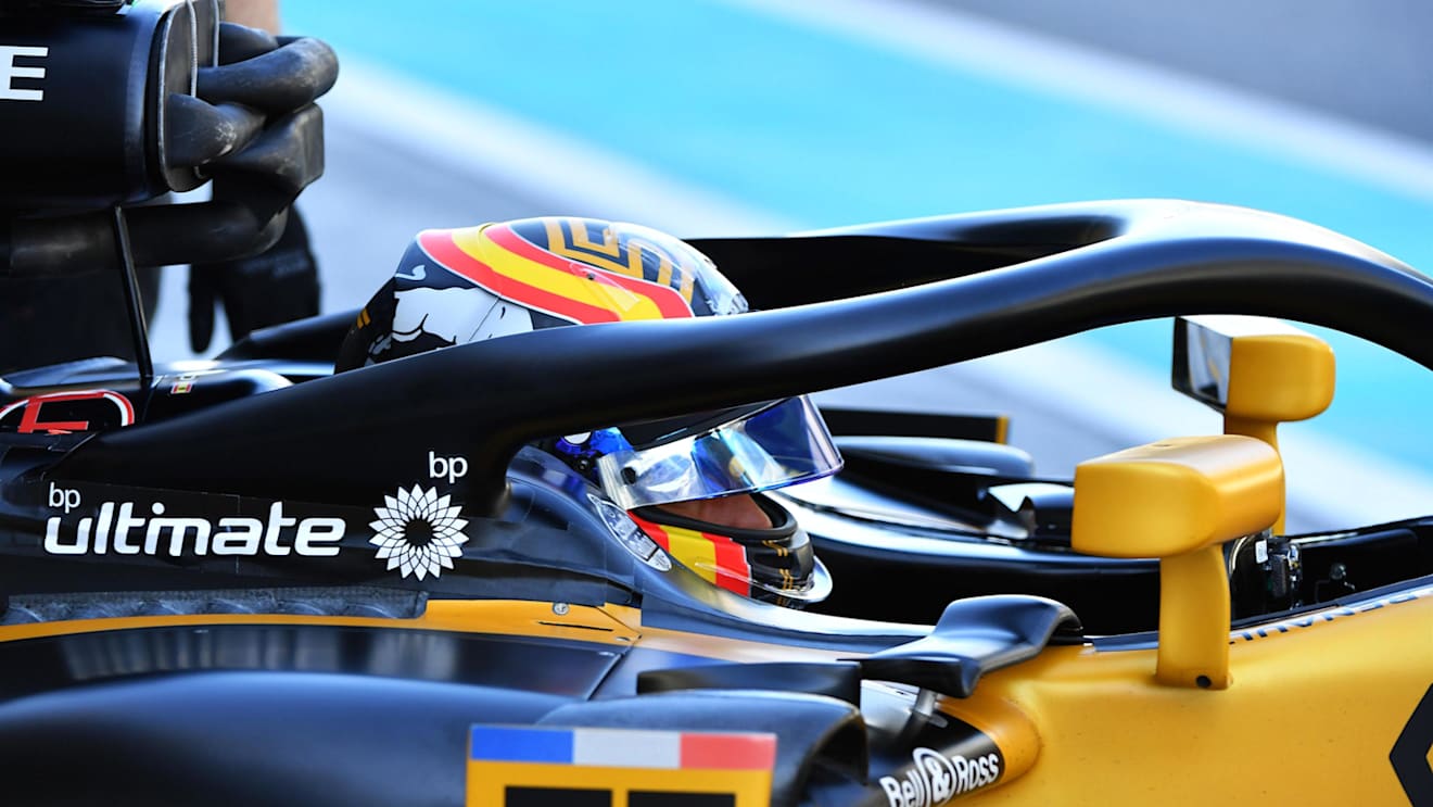 Carlos Sainz jr (ESP) Renault Sport F1 Team RS17 at Formula One Testing, Day Two, Yas Marina Circuit, Abu Dhabi, UAE, Wednesday 29 November 2017. © Mark Sutton/Sutton Images