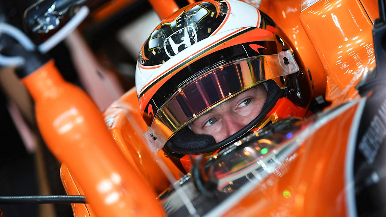 Stoffel Vandoorne (BEL) McLaren MCL32 at Formula One Testing, Day Two, Yas Marina Circuit, Abu Dhabi, UAE, Wednesday 29 November 2017. © Mark Sutton/Sutton Images