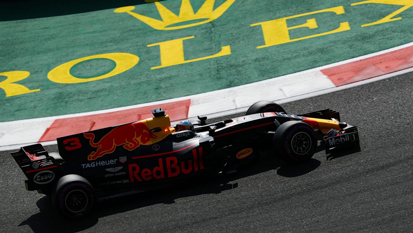 Daniel Ricciardo (AUS) Red Bull Racing RB13 at Formula One World Championship, Rd20, Abu Dhabi Grand Prix, Practice, Yas Marina Circuit, Abu Dhabi, UAE, Friday 24 November 2017. © Lionel Ng/Sutton Images