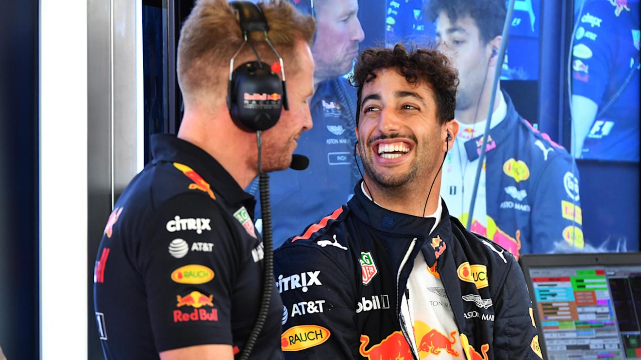 Daniel Ricciardo (AUS) Red Bull Racing at Formula One World Championship, Rd20, Abu Dhabi Grand Prix, Practice, Yas Marina Circuit, Abu Dhabi, UAE, Friday 24 November 2017. © Mark Sutton/Sutton Images