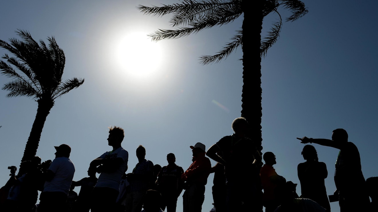 Fans and atmosphere at Formula One World Championship, Rd20, Abu Dhabi Grand Prix, Qualifying, Yas Marina Circuit, Abu Dhabi, UAE, Saturday 25 November 2017. © Simon Galloway/Sutton Images
