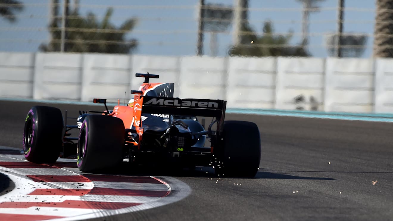 Fernando Alonso (ESP) McLaren MCL32 at Formula One World Championship, Rd20, Abu Dhabi Grand Prix, Qualifying, Yas Marina Circuit, Abu Dhabi, UAE, Saturday 25 November 2017. © Simon Galloway/Sutton Images