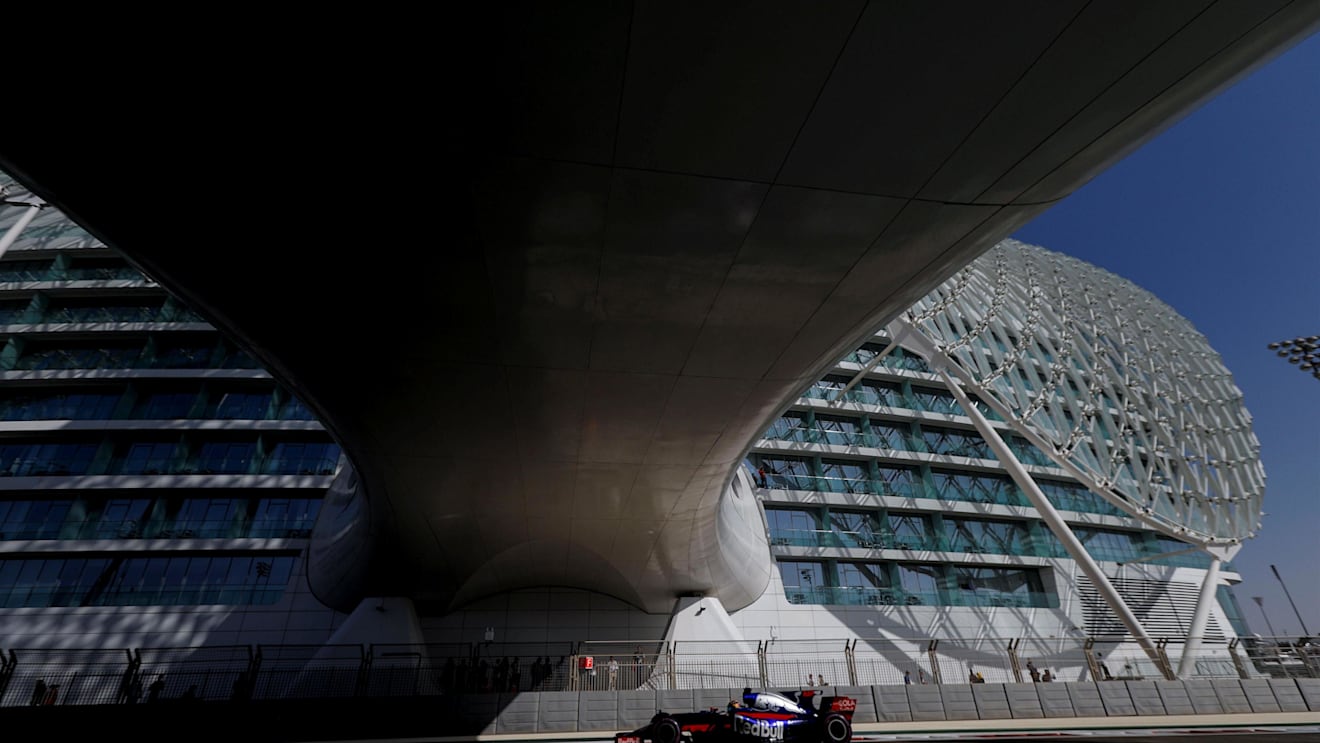 Brendon Hartley (NZL) Scuderia Toro Rosso STR12 at Formula One World Championship, Rd20, Abu Dhabi Grand Prix, Qualifying, Yas Marina Circuit, Abu Dhabi, UAE, Saturday 25 November 2017. © James Gasperotti/Sutton Images