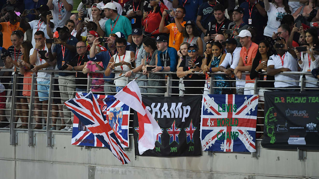 Lewis Hamilton (GBR) Mercedes AMG F1 fans and banners at Formula One World Championship, Rd20, Abu Dhabi Grand Prix, Qualifying, Yas Marina Circuit, Abu Dhabi, UAE, Saturday 25 November 2017. © Mark Sutton/Sutton Images
