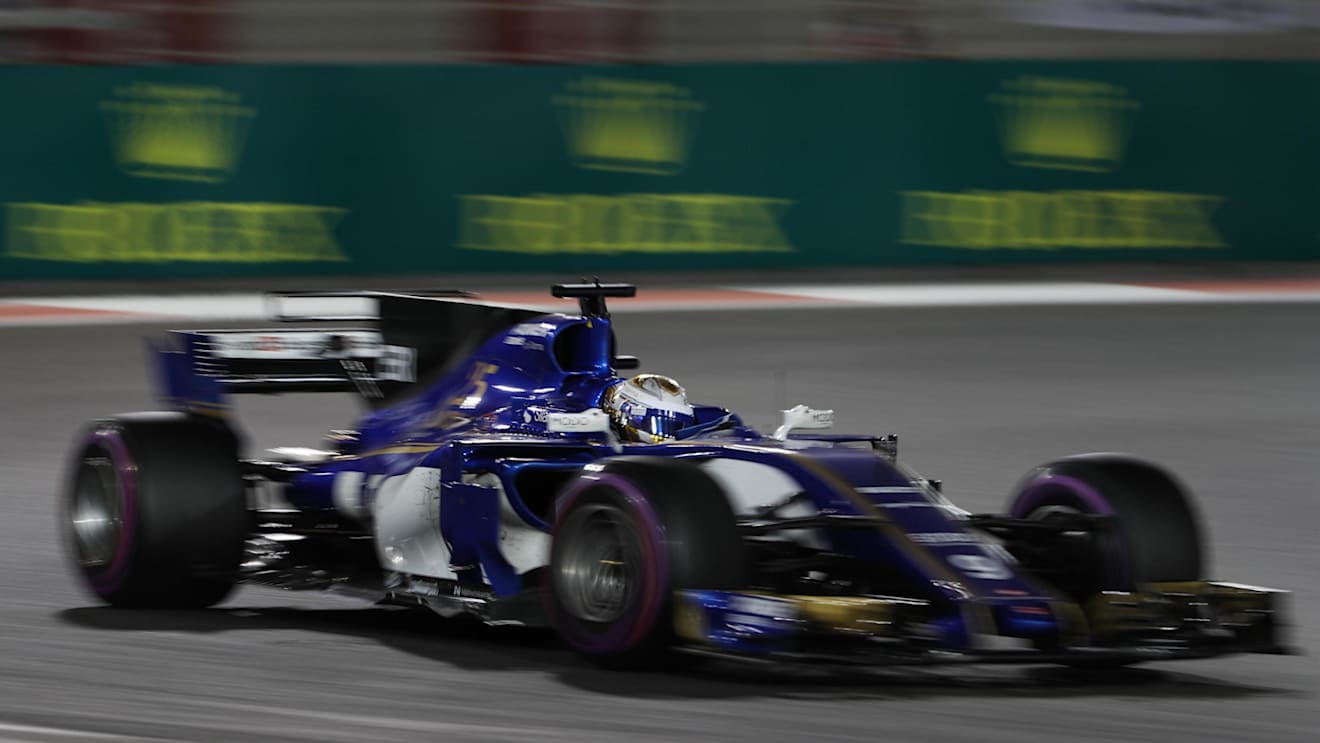 Marcus Ericsson (SWE) Sauber C36 at Formula One World Championship, Rd20, Abu Dhabi Grand Prix, Race, Yas Marina Circuit, Abu Dhabi, UAE, Sunday 26 November 2017. © Lionel Ng/Sutton Images