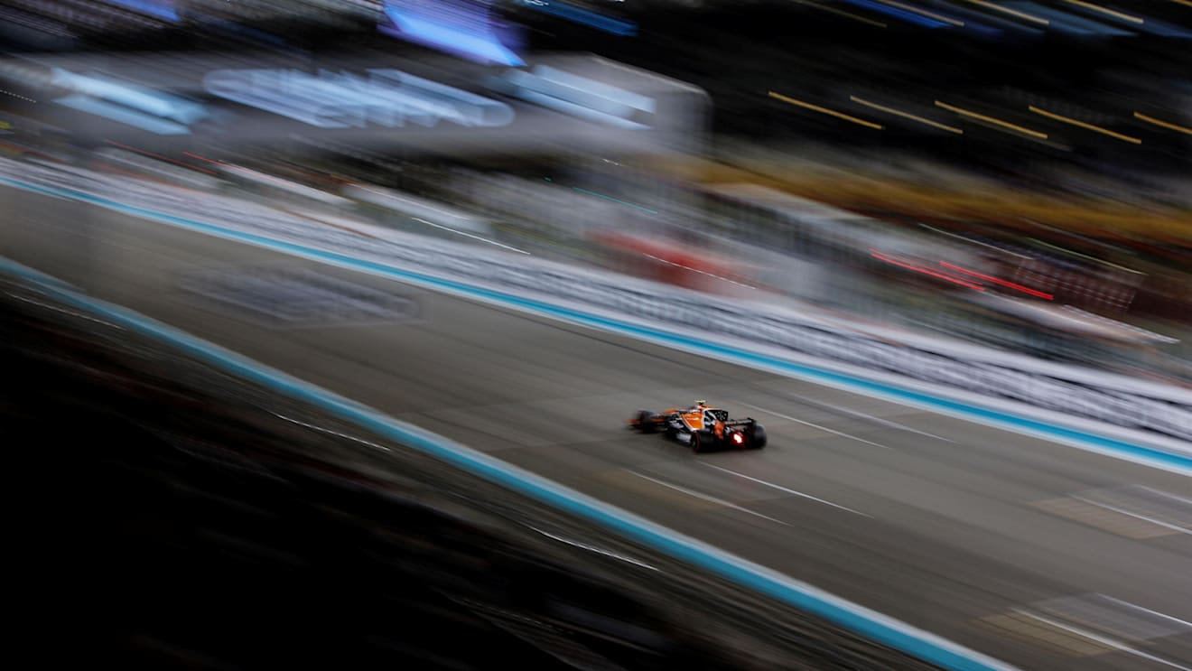 Stoffel Vandoorne (BEL) McLaren MCL32 at Formula One World Championship, Rd20, Abu Dhabi Grand Prix, Race, Yas Marina Circuit, Abu Dhabi, UAE, Sunday 26 November 2017. © James Gasperotti/Sutton Images