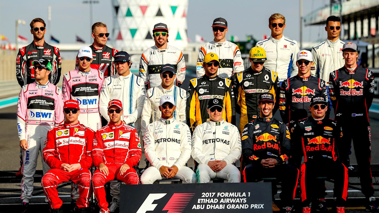 F1 drivers goup photo at Formula One World Championship, Rd20, Abu Dhabi Grand Prix, Race, Yas Marina Circuit, Abu Dhabi, UAE, Sunday 26 November 2017. © Kym Illman/Sutton Images
