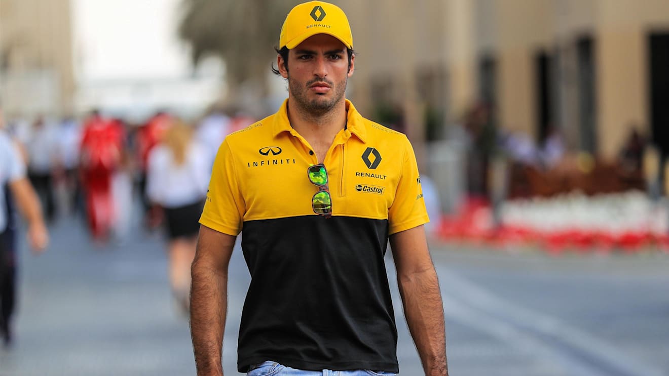 Carlos Sainz (ESP) Renault Sport F1 Team at Formula One World Championship, Rd20, Abu Dhabi Grand Prix, Race, Yas Marina Circuit, Abu Dhabi, UAE, Sunday 26 November 2017. © Kym Illman/Sutton Images
