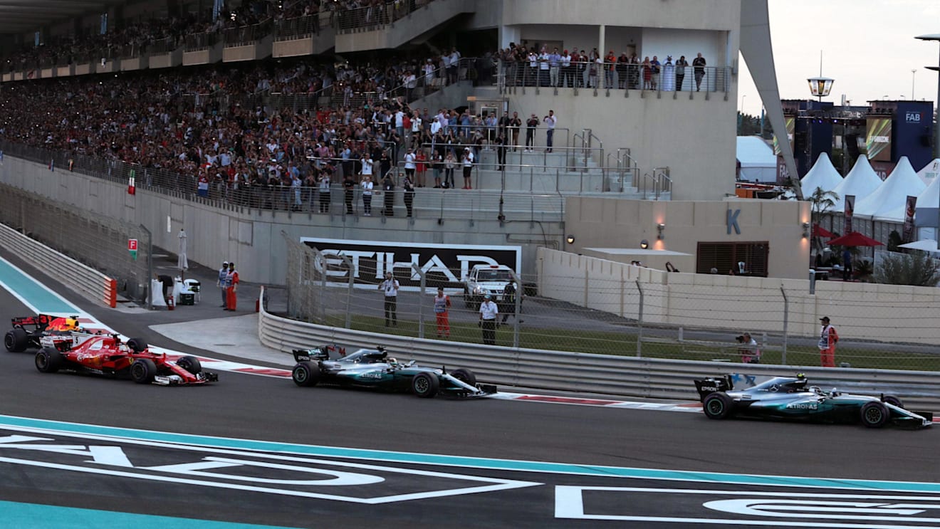 Valtteri Bottas (FIN) Mercedes-Benz F1 W08 Hybrid leads at the start of the race at Formula One World Championship, Rd20, Abu Dhabi Grand Prix, Race, Yas Marina Circuit, Abu Dhabi, UAE, Sunday 26 November 2017. © Manuel Goria/Sutton Images