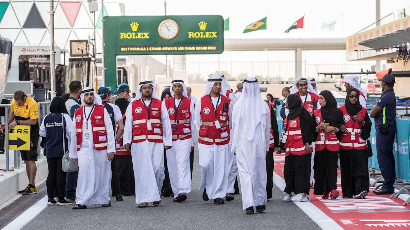 Emergency response personel in pit lane Formula One World Championship, Rd20, Abu Dhabi Grand Prix, Preparations, Yas Marina Circuit, Abu Dhabi, UAE, Thursday 23 November 2017. © Manuel Goria/Sutton Images