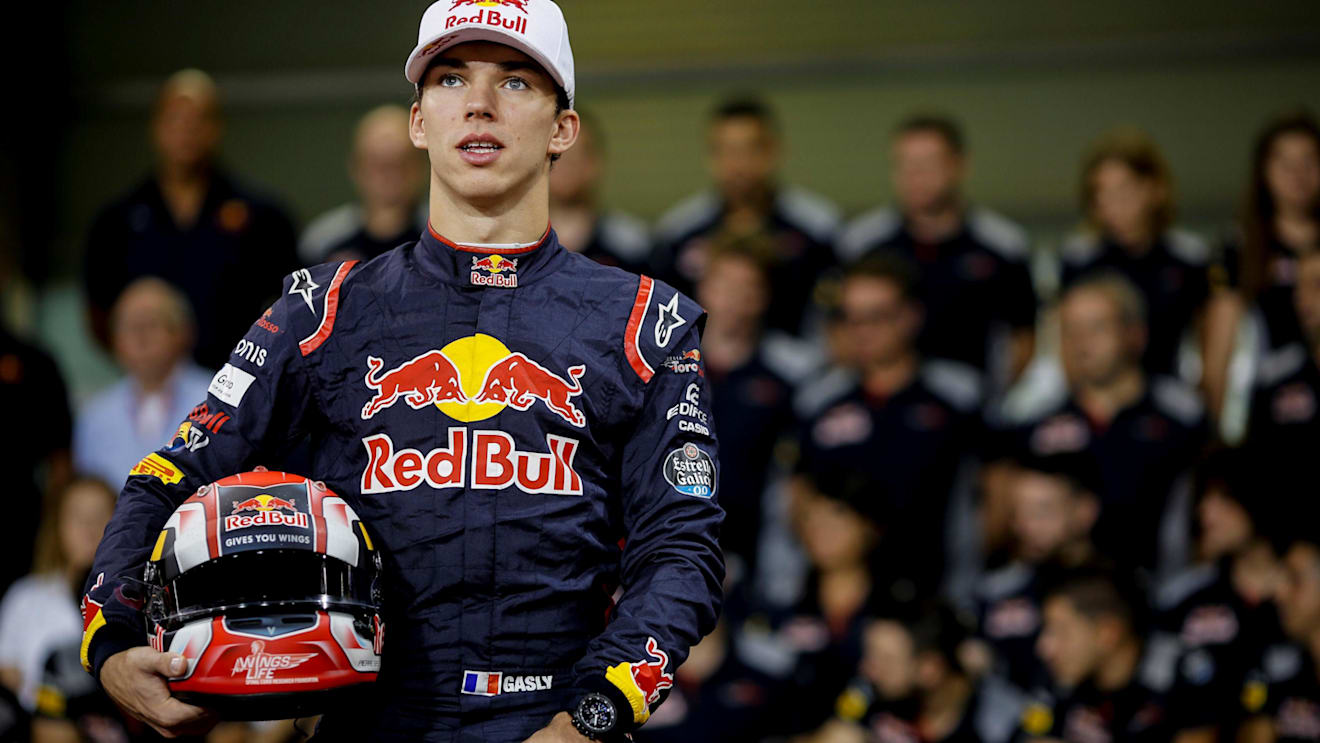 Pierre Gasly (FRA) Scuderia Toro Rosso at the Scuderia Toro Rosso Team Photo at Formula One World Championship, Rd20, Abu Dhabi Grand Prix, Preparations, Yas Marina Circuit, Abu Dhabi, UAE, Thursday 23 November 2017. © James Gasperotti/Sutton Images