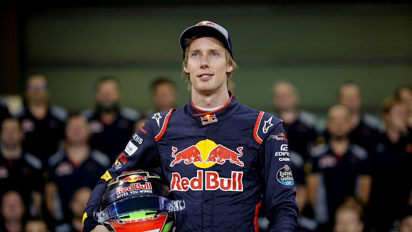 Brendon Hartley (NZL) Scuderia Toro Rosso at the Scuderia Toro Rosso Team Photo at Formula One World Championship, Rd20, Abu Dhabi Grand Prix, Preparations, Yas Marina Circuit, Abu Dhabi, UAE, Thursday 23 November 2017. © James Gasperotti/Sutton Images