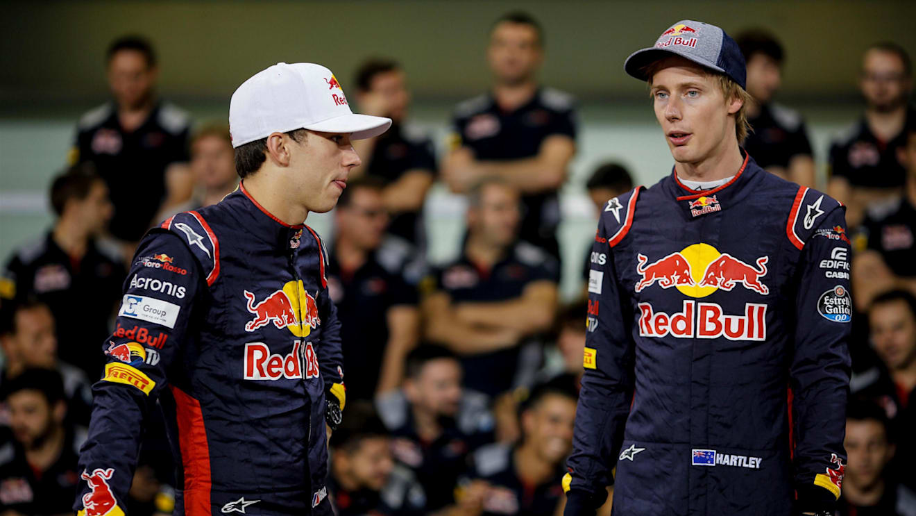 Brendon Hartley (NZL) Scuderia Toro Rosso and Pierre Gasly (FRA) Scuderia Toro Rosso at the Scuderia Toro Rosso team photo at Formula One World Championship, Rd20, Abu Dhabi Grand Prix, Preparations, Yas Marina Circuit, Abu Dhabi, UAE, Thursday 23 Novembe
