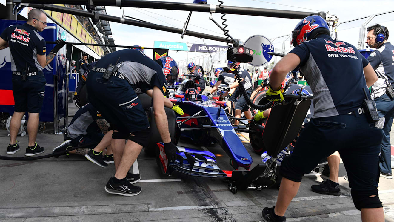 Daniil Kvyat (RUS) Scuderia Toro Rosso STR12 pit stop at Formula One World Championship, Rd1, Australian Grand Prix, Practice, Albert Park, Melbourne, Australia, Friday 24 March 2017. © Sutton Motorsport Images