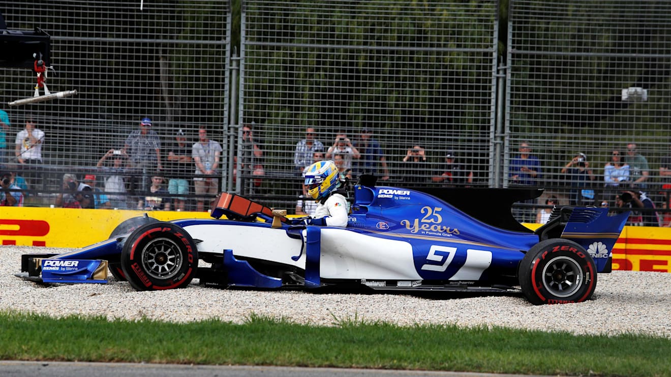 Marcus Ericsson (SWE) Sauber C36 span into the grvael in FP2 at Formula One World Championship, Rd1, Australian Grand Prix, Practice, Albert Park, Melbourne, Australia, Friday 24 March 2017. © Sutton Motorsport Images