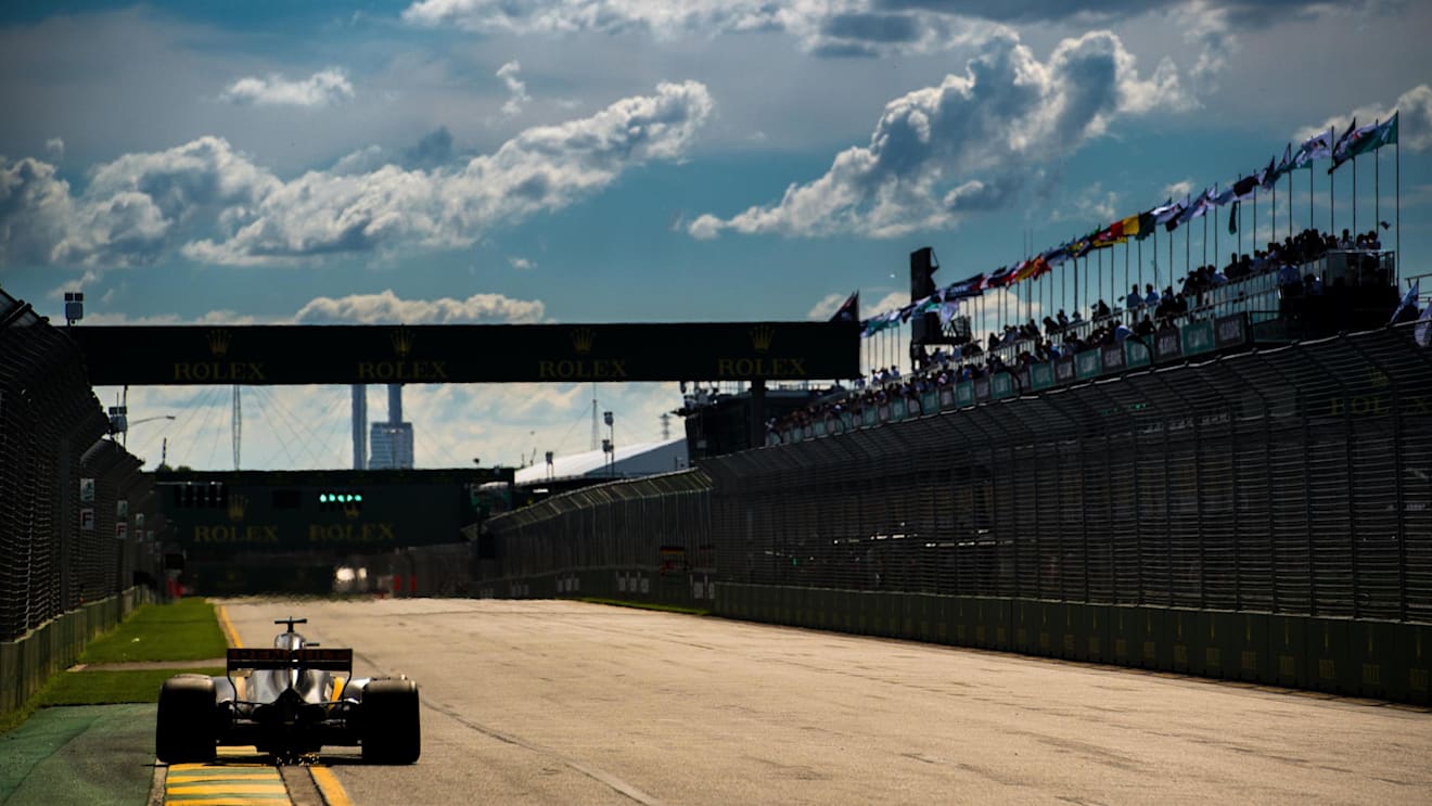 Lewis Hamilton (GBR) Mercedes-Benz F1 W08 Hybrid at Formula One World Championship, Rd1, Australian Grand Prix, Qualifying, Albert Park, Melbourne, Australia, Saturday 25 March 2017. © Sutton Motorsport Images