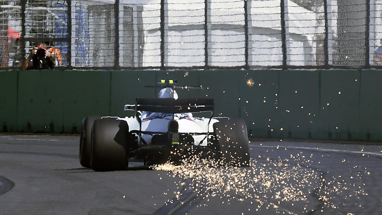Lance Stroll (CDN) Williams FW40 crashed into the wall in FP3 at Formula One World Championship, Rd1, Australian Grand Prix, Qualifying, Albert Park, Melbourne, Australia, Saturday 25 March 2017. © Sutton Motorsport Images