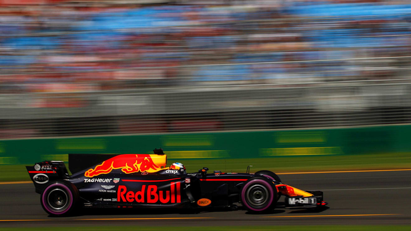 Daniel Ricciardo (AUS) Red Bull Racing RB13 at Formula One World Championship, Rd1, Australian Grand Prix, Qualifying, Albert Park, Melbourne, Australia, Saturday 25 March 2017. © Sutton Motorsport Images