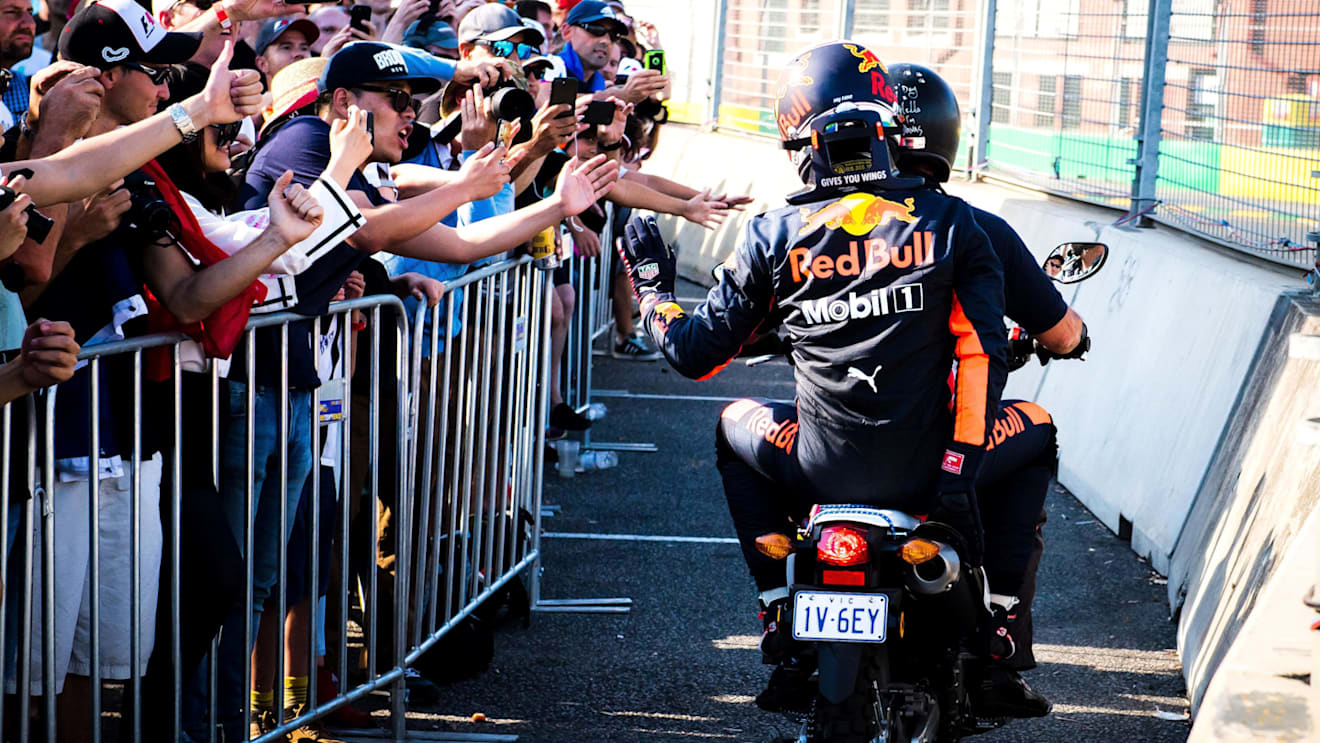 Race retiree Daniel Ricciardo (AUS) Red Bull Racing at Formula One World Championship, Rd1, Australian Grand Prix, Race, Albert Park, Melbourne, Australia, Sunday 26 March 2017. © Sutton Motorsport Images