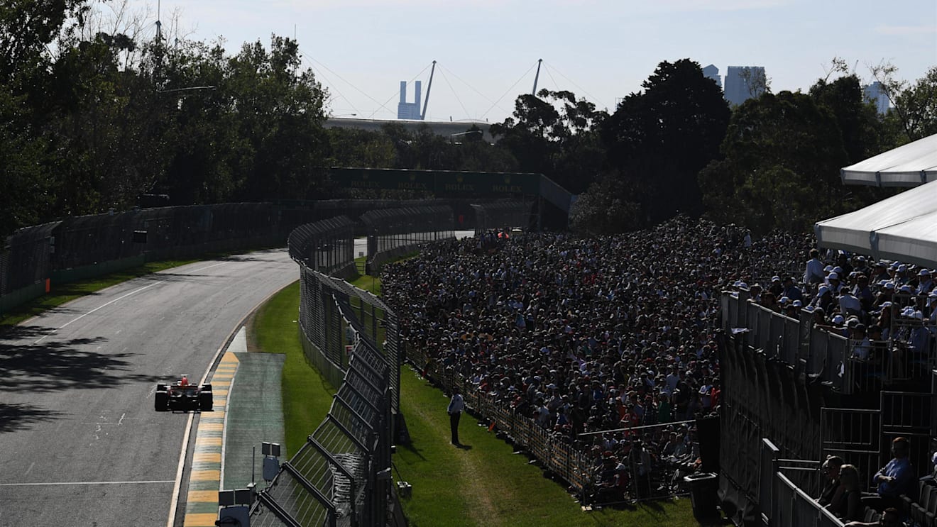 Max Verstappen (NED) Red Bull Racing RB13 at Formula One World Championship, Rd1, Australian Grand Prix, Race, Albert Park, Melbourne, Australia, Sunday 26 March 2017. © Sutton Motorsport Images