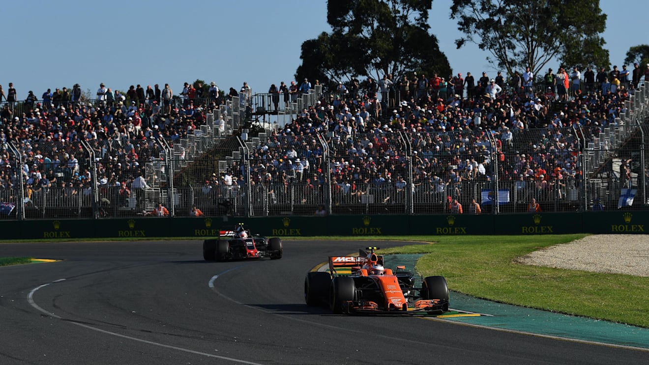 Stoffel Vandoorne (BEL) McLaren MCL32 at Formula One World Championship, Rd1, Australian Grand Prix, Race, Albert Park, Melbourne, Australia, Sunday 26 March 2017. © Sutton Motorsport Images
