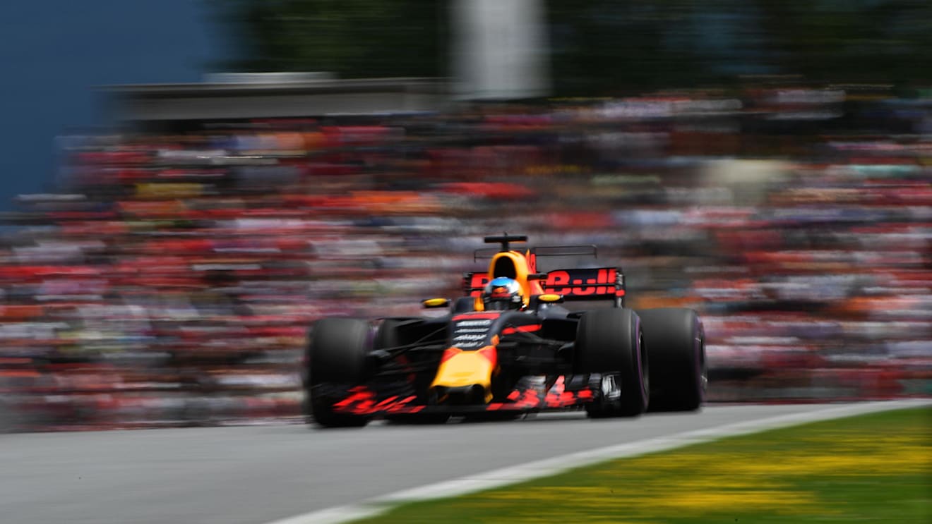 Daniel Ricciardo (AUS) Red Bull Racing RB13 at Formula One World Championship, Rd9, Austrian Grand Prix, Race, Spielberg, Austria, Sunday 9 July 2017. © Sutton Images