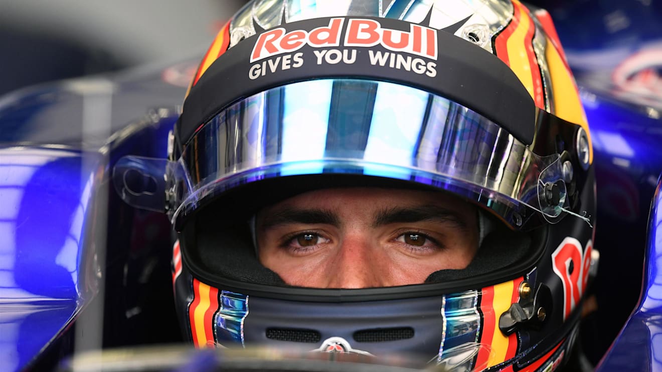 Carlos Sainz jr (ESP) Scuderia Toro Rosso STR12 at Formula One World Championship, Rd3, Bahrain Grand Prix Qualifying, Bahrain International Circuit, Sakhir, Bahrain, Saturday 15 April 2017. © Sutton Motorsport Images