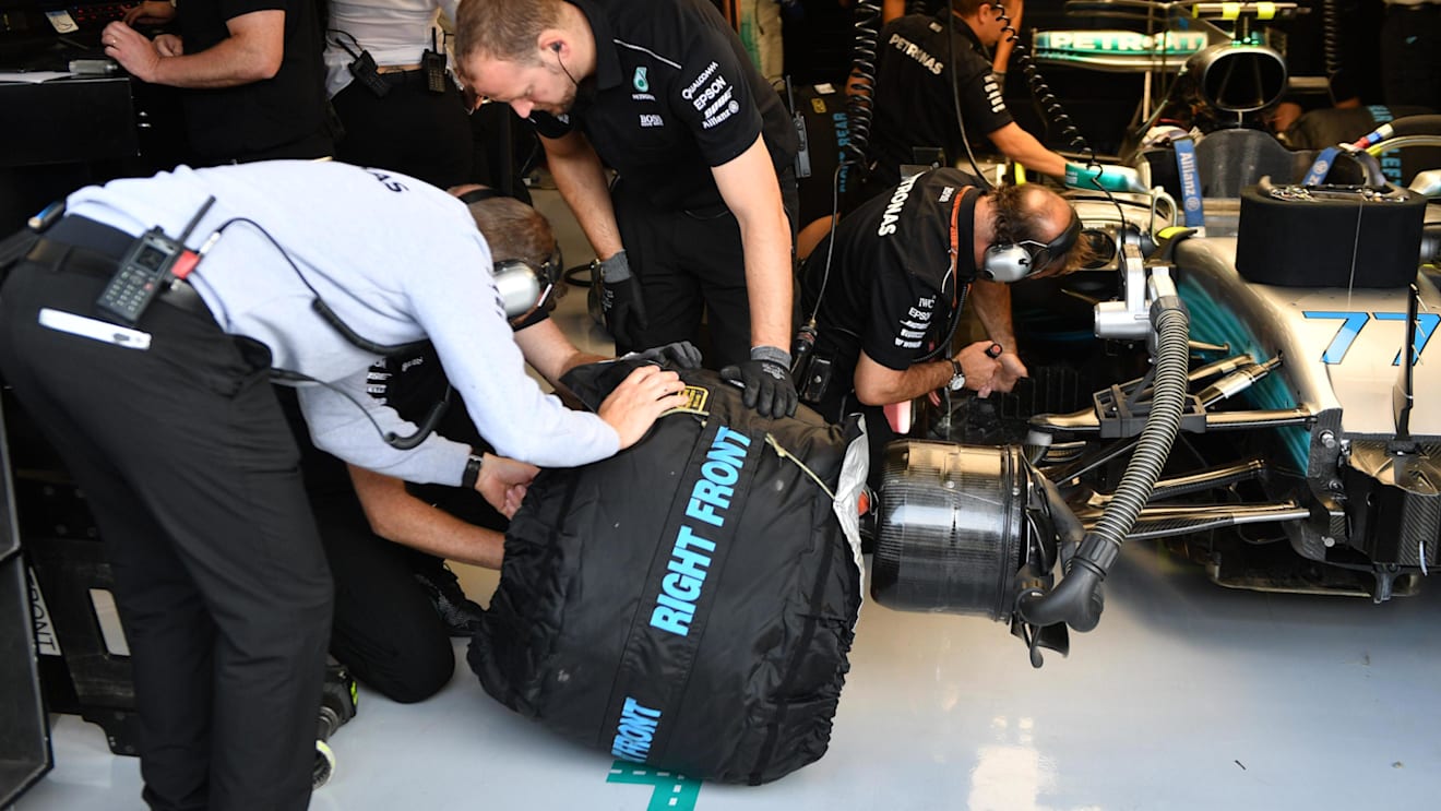 Mercedes AMG F1 mechanics look at the damaged wheel of Valtteri Bottas (FIN) Mercedes-Benz F1 W08 Hybrid in FP1 at Formula One World Championship, Rd12, Belgian Grand Prix, Practice, Spa Francorchamps, Belgium, Friday 25 August 2017. © Sutton Images