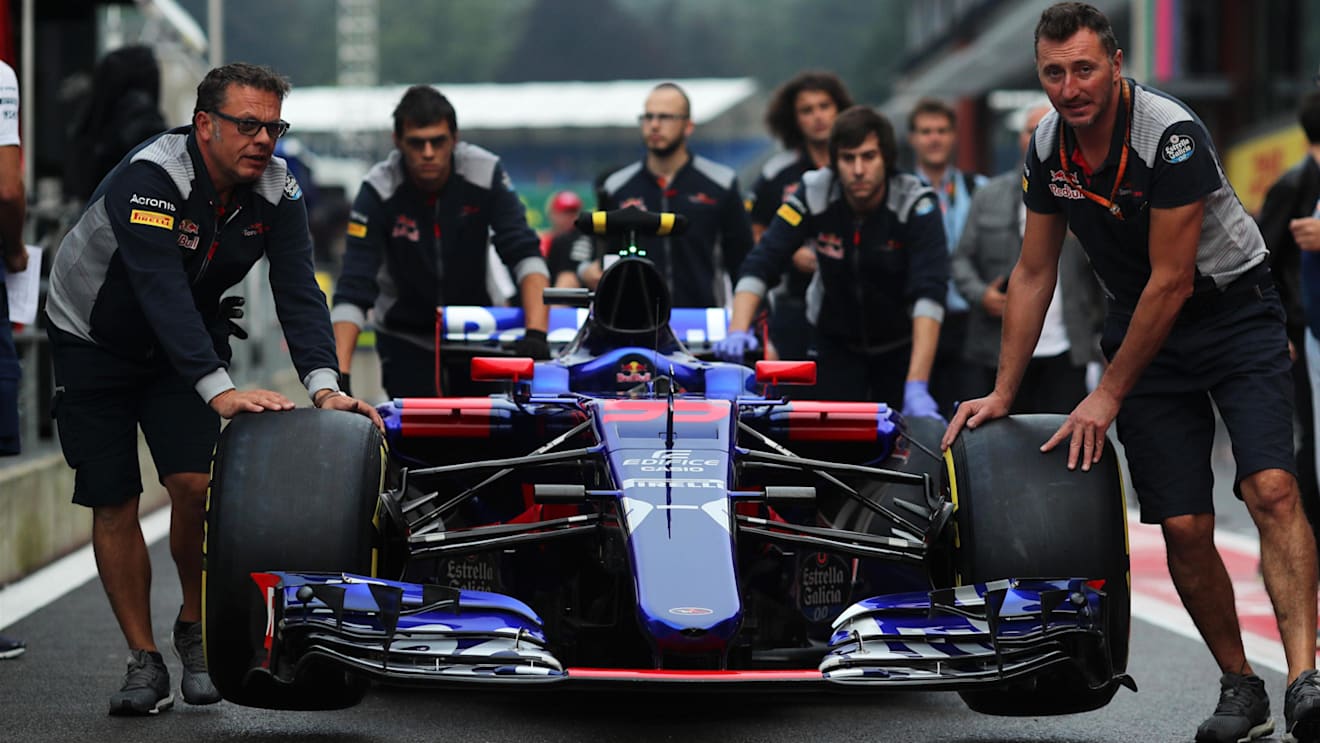 Scuderia Toro Rosso mechanics with Scuderia Toro Rosso STR12 at Formula One World Championship, Rd12, Belgian Grand Prix, Qualifying, Spa Francorchamps, Belgium, Saturday 26 August 2017. © Sutton Images