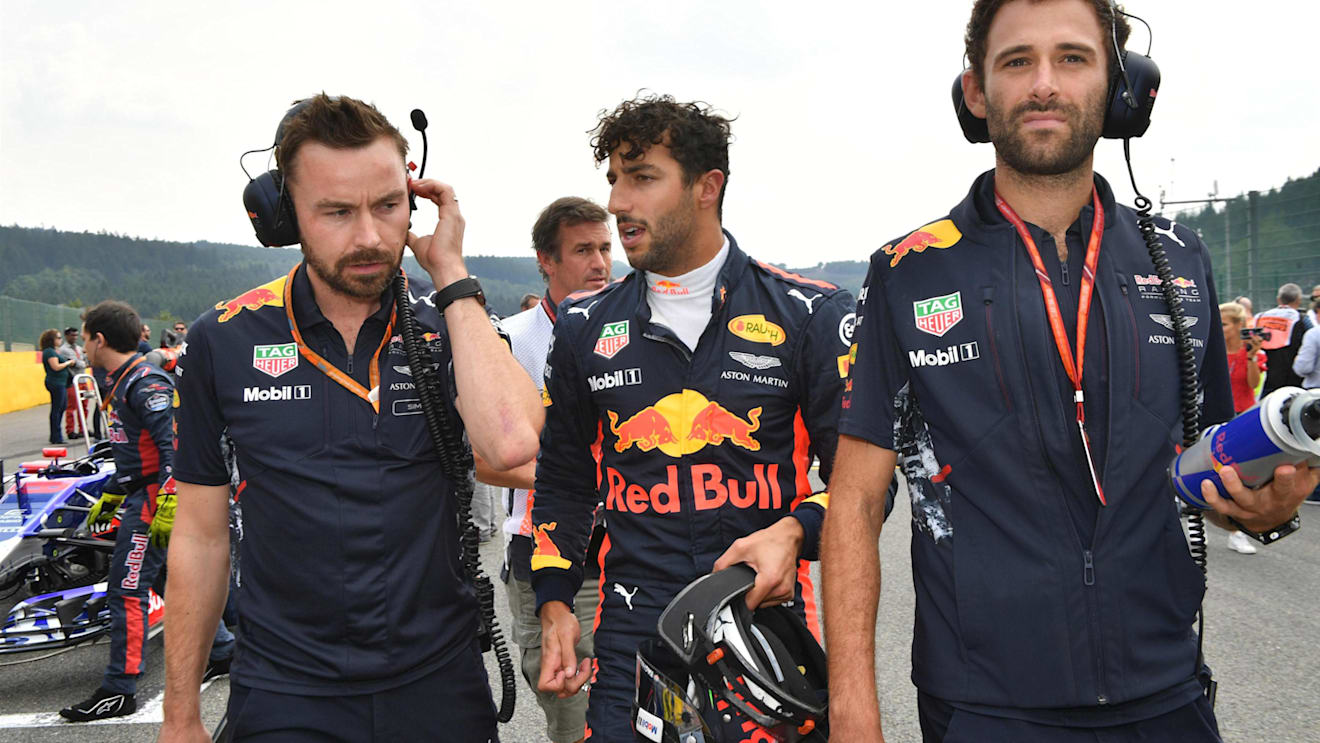 Daniel Ricciardo (AUS) Red Bull Racing and Simon Rennie (GBR) Red Bull Racing Race Engineer on the grid at Formula One World Championship, Rd12, Belgian Grand Prix, Race, Spa Francorchamps, Belgium, Sunday 27 August 2017. © Sutton Images