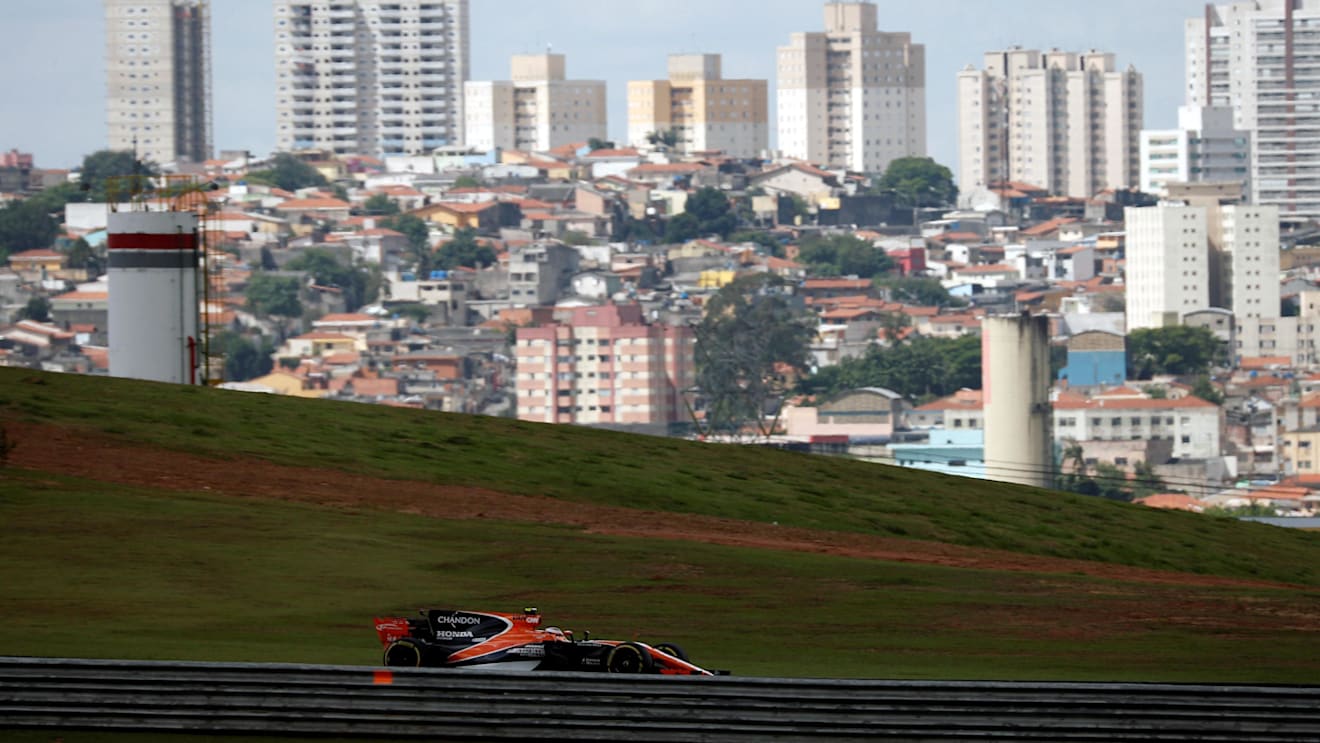 Stoffel Vandoorne (BEL) McLaren MCL32 at Formula One World Championship, Rd19, Brazilian Grand Prix, Practice, Interlagos, Sao Paulo, Brazil, Friday 10 November 2017. © Manuel Goria/Sutton Images