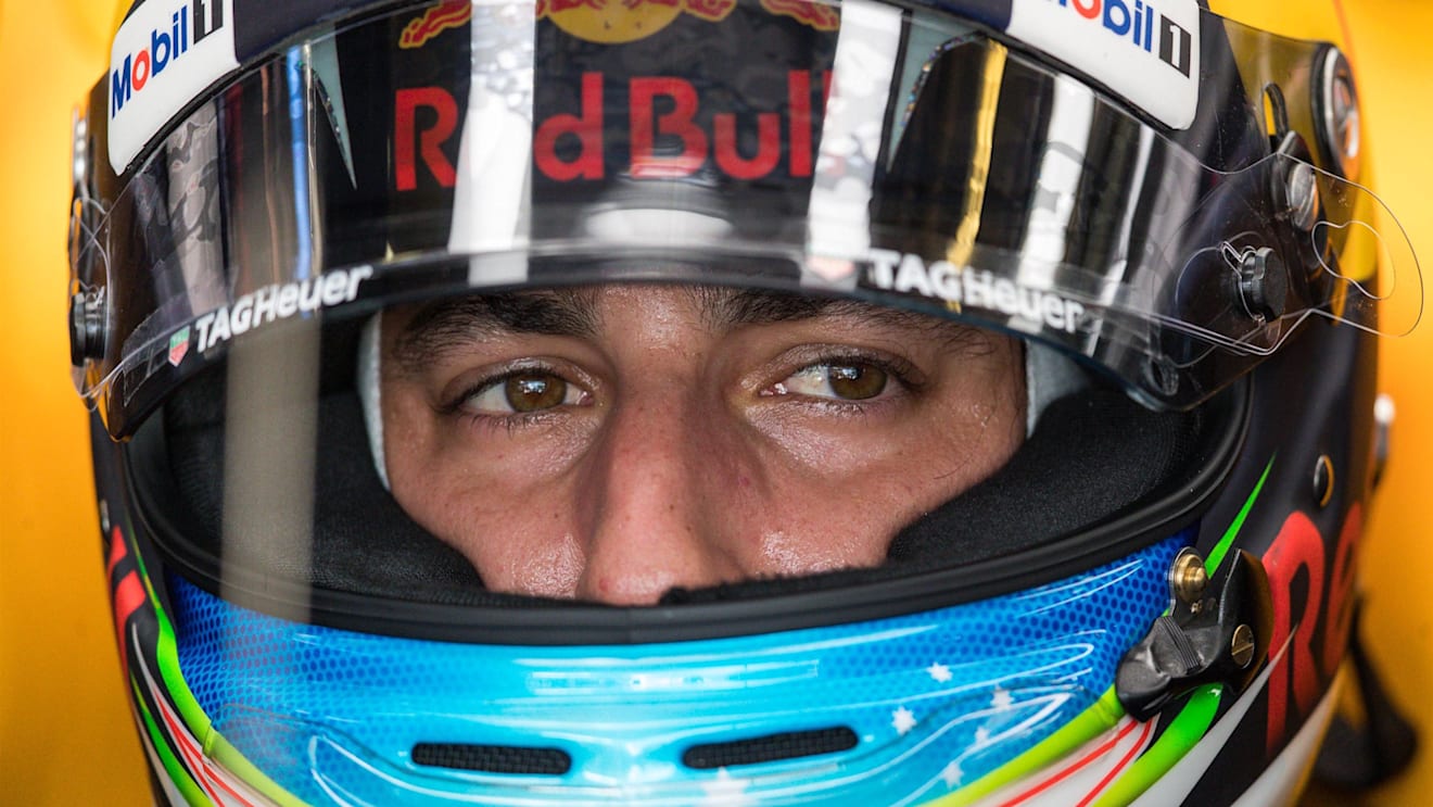 Daniel Ricciardo (AUS) Red Bull Racing RB13 at Formula One World Championship, Rd19, Brazilian Grand Prix, Practice, Interlagos, Sao Paulo, Brazil, Friday 10 November 2017. © Kym Illman/Sutton Images