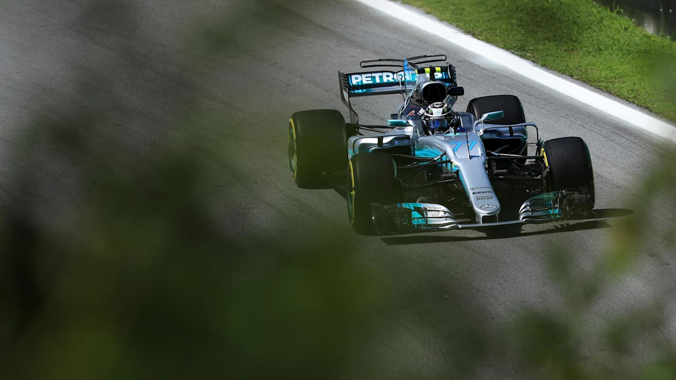 Valtteri Bottas (FIN) Mercedes-Benz F1 W08 Hybrid at Formula One World Championship, Rd19, Brazilian Grand Prix, Practice, Interlagos, Sao Paulo, Brazil, Friday 10 November 2017. © Kym Illman/Sutton Images