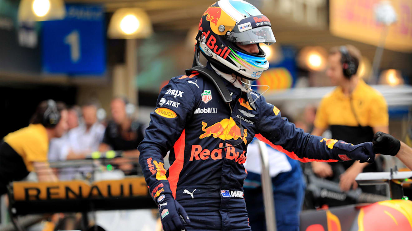 Daniel Ricciardo (AUS) Red Bull Racing celebrates in parc ferme at Formula One World Championship, Rd19, Brazilian Grand Prix, Qualifying, Interlagos, Sao Paulo, Brazil, Saturday 11 November 2017. © Kym Illman/Sutton Images