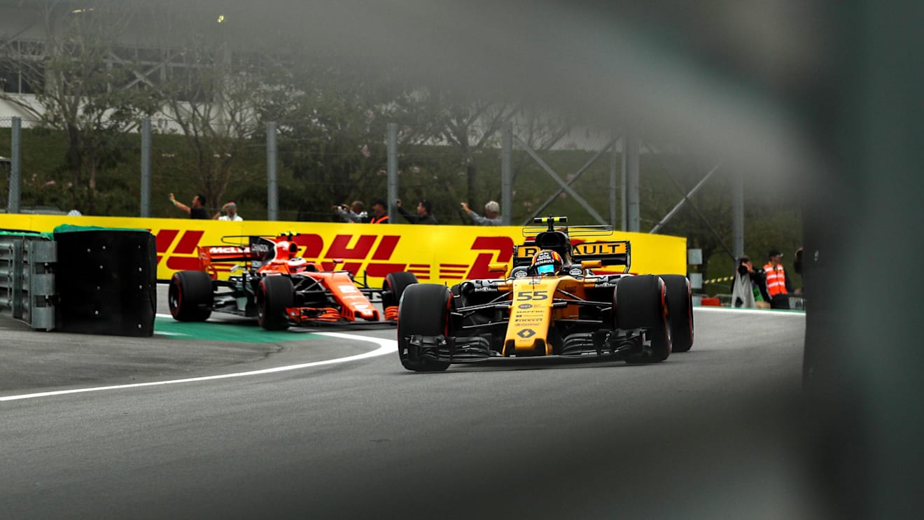 Carlos Sainz (ESP) Renault Sport F1 Team RS17 and Stoffel Vandoorne (BEL) McLaren MCL32 at Formula One World Championship, Rd19, Brazilian Grand Prix, Qualifying, Interlagos, Sao Paulo, Brazil, Saturday 11 November 2017. © Kym Illman/Sutton Images