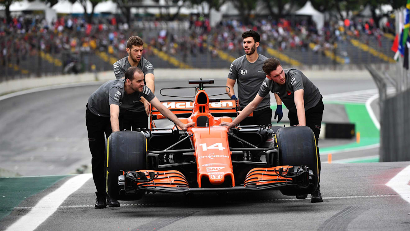 McLaren mechanics with McLaren MCL32 in pit lane at Formula One World Championship, Rd19, Brazilian Grand Prix, Qualifying, Interlagos, Sao Paulo, Brazil, Saturday 11 November 2017. © Mark Sutton/Sutton Images