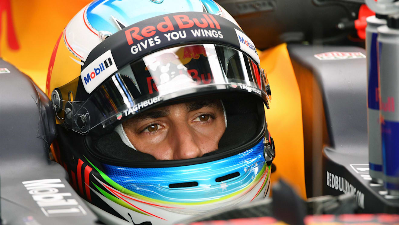 Daniel Ricciardo (AUS) Red Bull Racing RB13 at Formula One World Championship, Rd19, Brazilian Grand Prix, Qualifying, Interlagos, Sao Paulo, Brazil, Saturday 11 November 2017. © Mark Sutton/Sutton Images