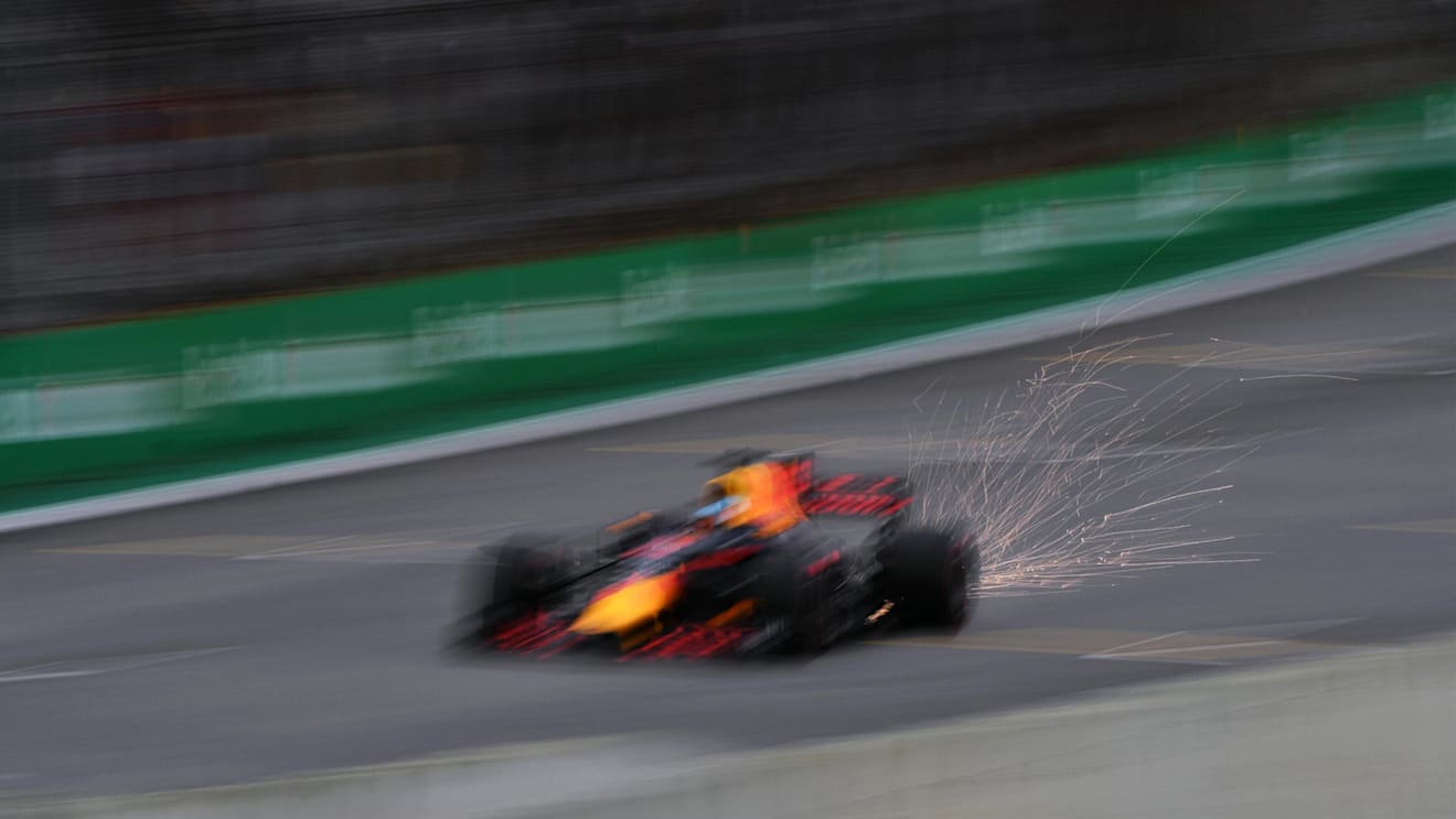 Daniel Ricciardo (AUS) Red Bull Racing RB13 sparks at Formula One World Championship, Rd19, Brazilian Grand Prix, Qualifying, Interlagos, Sao Paulo, Brazil, Saturday 11 November 2017. © Mark Sutton/Sutton Images