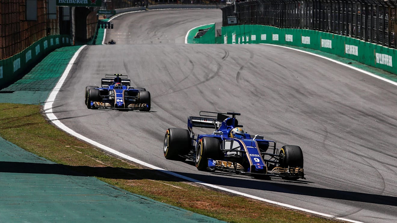 Marcus Ericsson (SWE) Sauber C36 and Pascal Wehrlein (GER) Sauber C36 at Formula One World Championship, Rd19, Brazilian Grand Prix, Race, Interlagos, Sao Paulo, Brazil, Sunday 12 November 2017. © Manuel Goria/Sutton Images