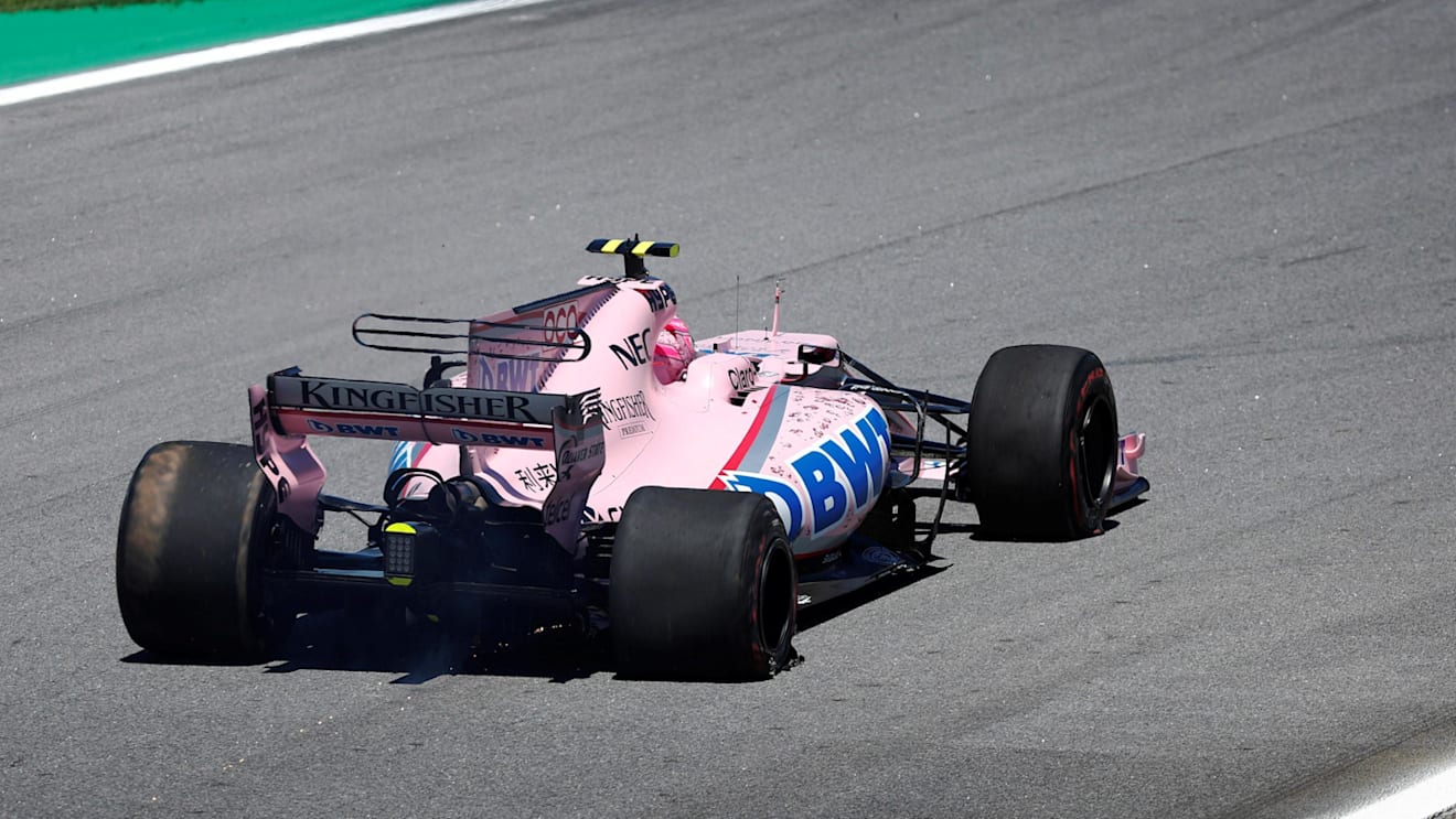 Esteban Ocon (FRA) Force India VJM10 with front and rear punctureson lap one at Formula One World Championship, Rd19, Brazilian Grand Prix, Race, Interlagos, Sao Paulo, Brazil, Sunday 12 November 2017. © Glenn Dunbar/LAT/Sutton Images