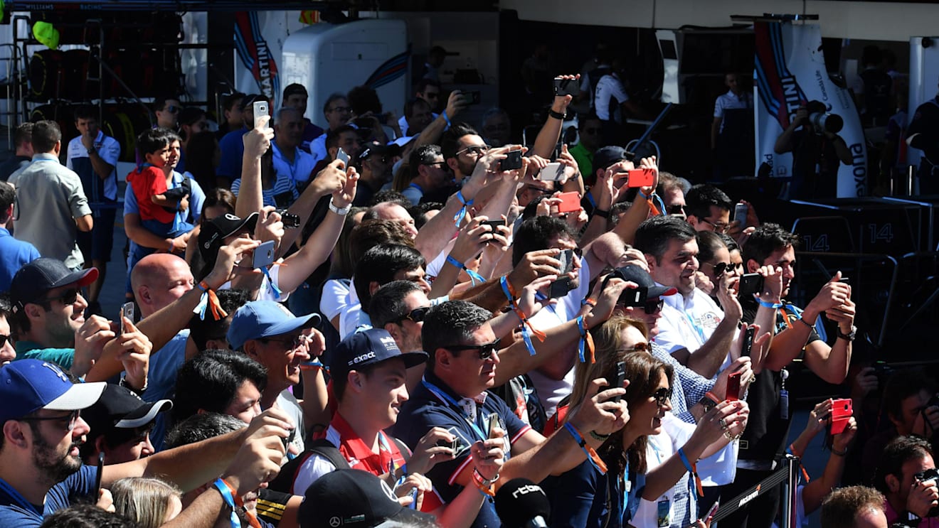 Fans at Formula One World Championship, Rd19, Brazilian Grand Prix, Race, Interlagos, Sao Paulo, Brazil, Sunday 12 November 2017. © Mark Sutton/Sutton Images