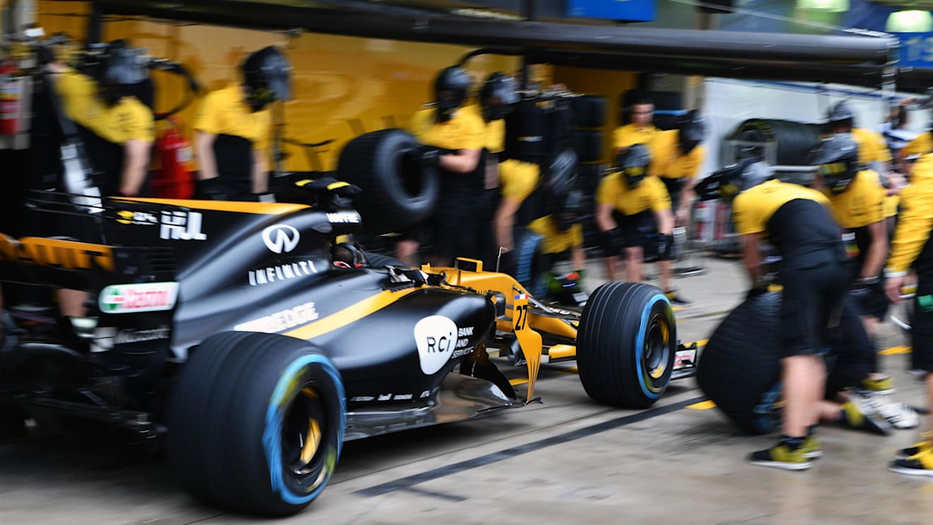 Renault Sport F1 Team RS17 practice pit stops at Formula One World Championship, Rd19, Brazilian Grand Prix, Preparations, Interlagos, Sao Paulo, Brazil, Thursday 9 November 2017. © Mark Sutton/Sutton Images