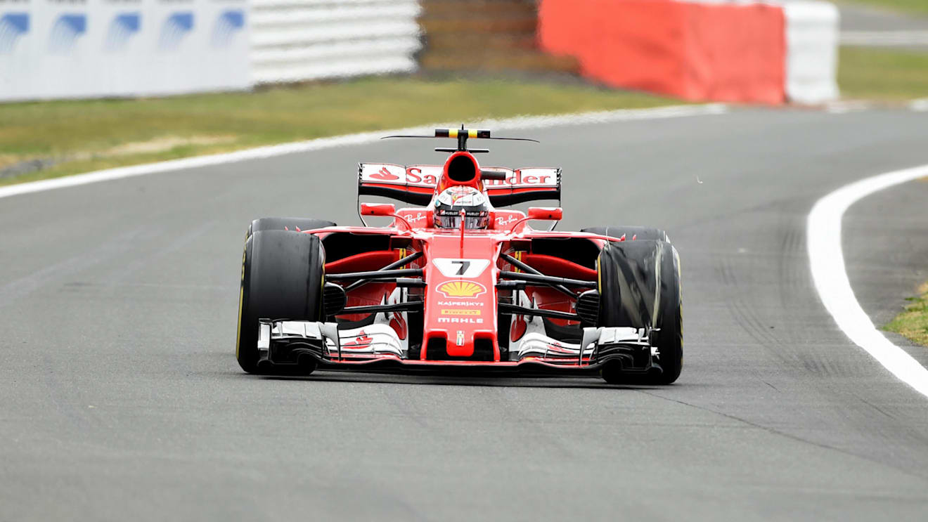 Kimi Raikkonen (FIN) Ferrari SF70-H with front delaminating tyre at Formula One World Championship, Rd10, British Grand Prix, Race, Silverstone, England, Sunday 16 July 2017. © Sutton Images